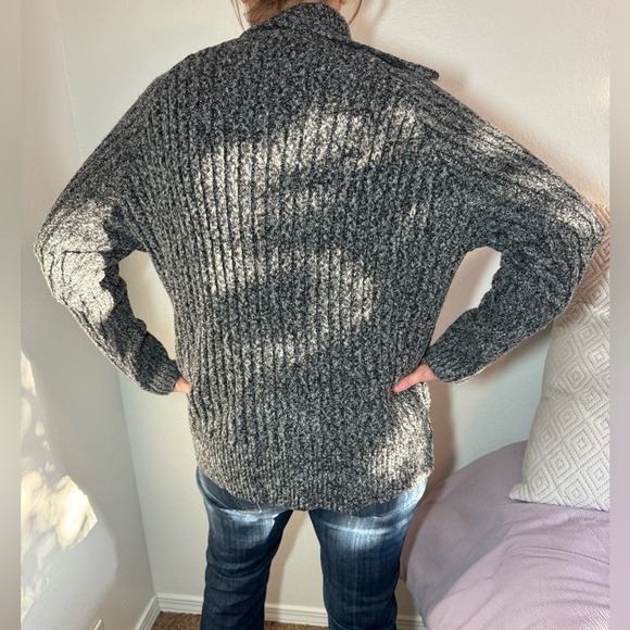 Zara sweater with faux turtleneck and button detail - Picture 7 of 7